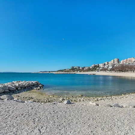 아파트 And Excelsior