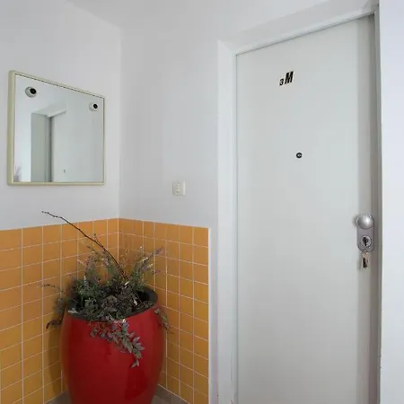 아파트 And Excelsior *