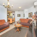 Apartment And Excelsior *