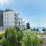 Apartment And Excelsior