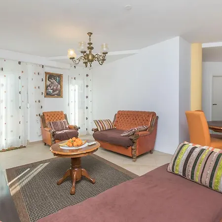 Apartman And Excelsior