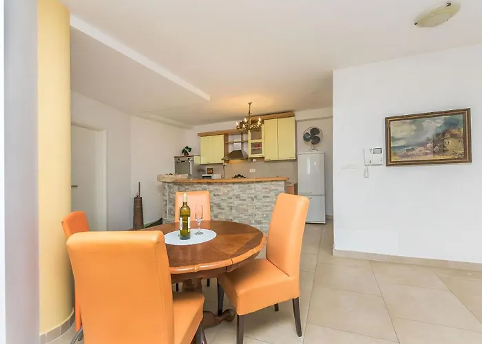 Appartement And Excelsior