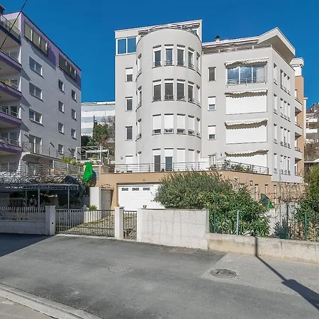 Apartment And Excelsior *